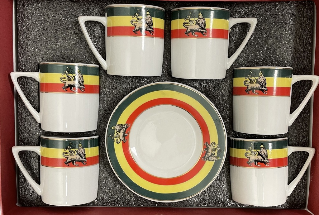 6 የቡና ሲኒ ከነማስቀመጫው መያዣ ያለው (በኢትዮጵያ ባንዲራ)